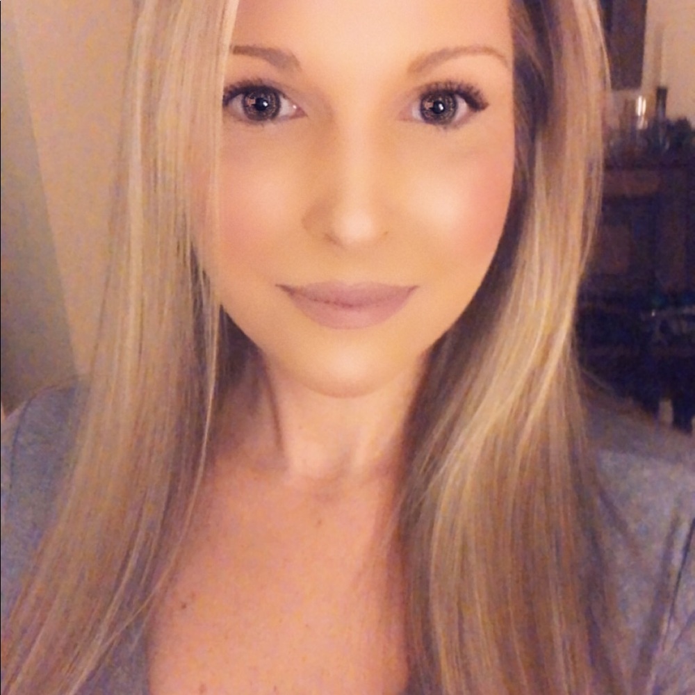 Meet your Posher, Melissa - Picture 2 of 8